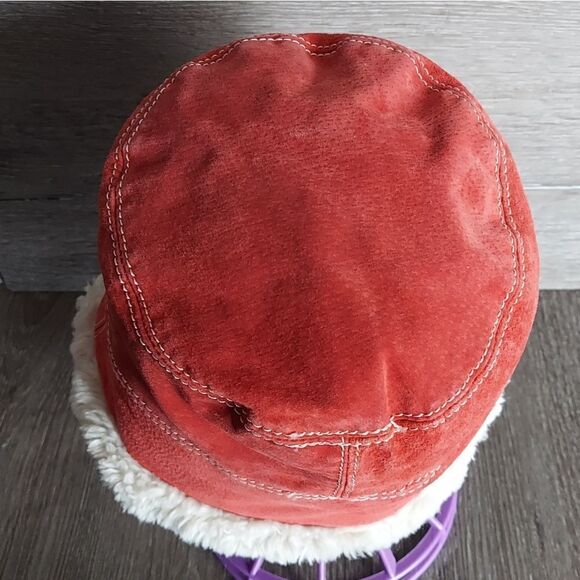 Wilsons Leather Bucket Hat Red With Faux Shearling Lining L-XL - Picture 6 of 6